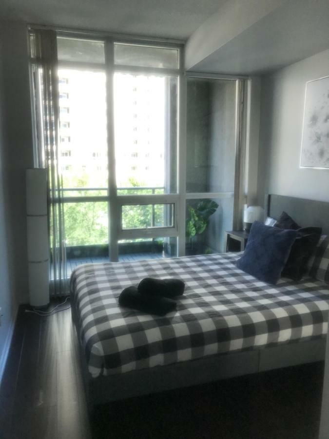 טורונטו Executive 1 Bedroom Condo Sleeps 2 מראה חיצוני תמונה