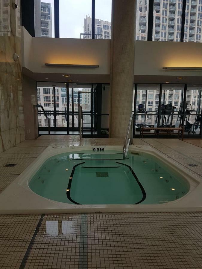 טורונטו Executive 1 Bedroom Condo Sleeps 2 מראה חיצוני תמונה
