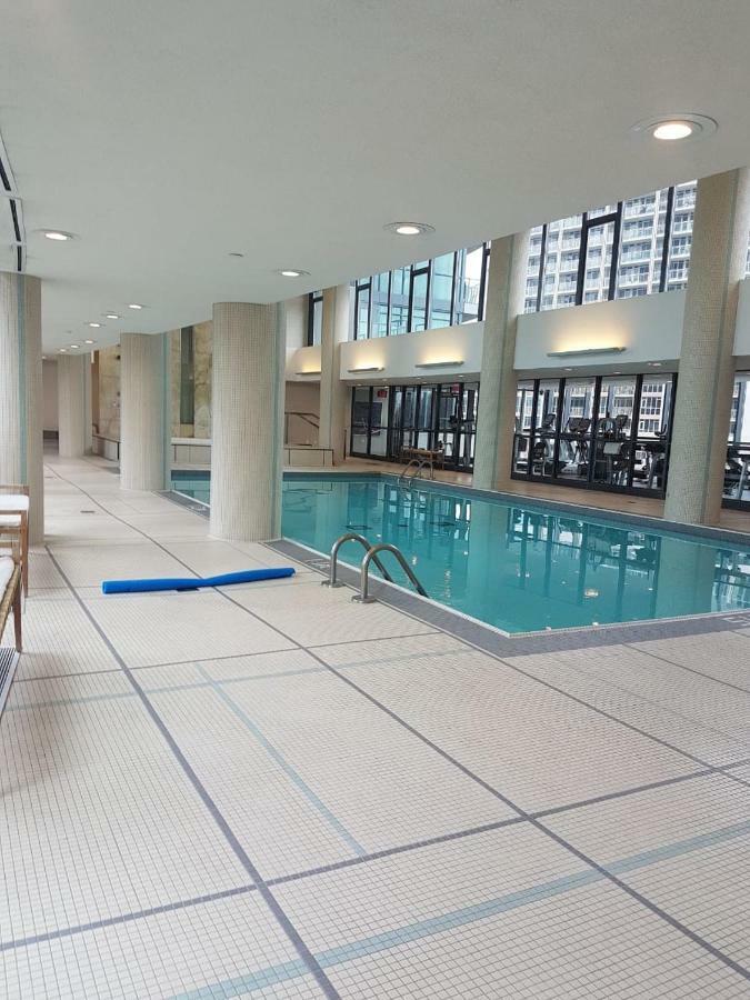טורונטו Executive 1 Bedroom Condo Sleeps 2 מראה חיצוני תמונה