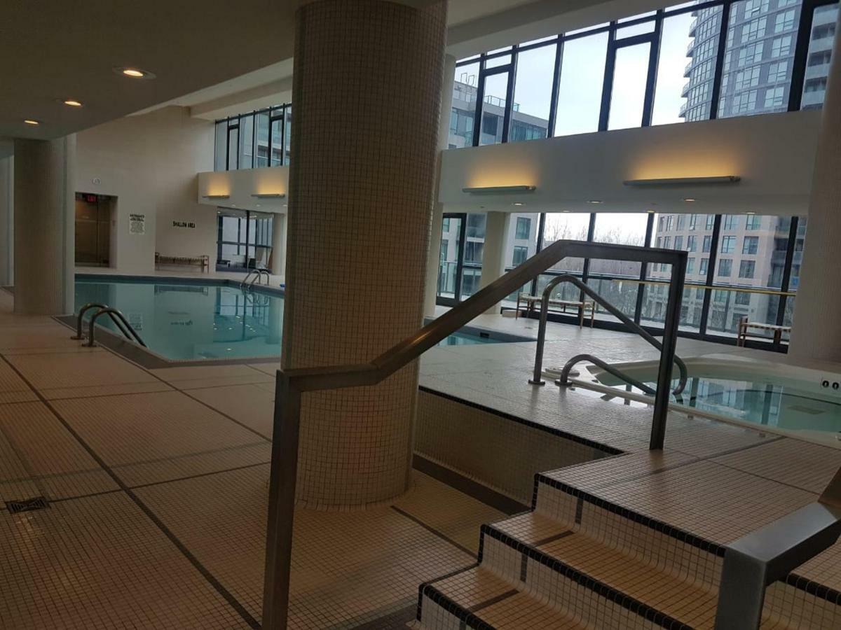 טורונטו Executive 1 Bedroom Condo Sleeps 2 מראה חיצוני תמונה