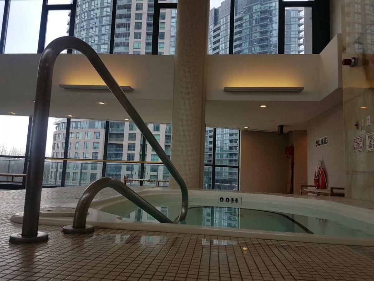 טורונטו Executive 1 Bedroom Condo Sleeps 2 מראה חיצוני תמונה
