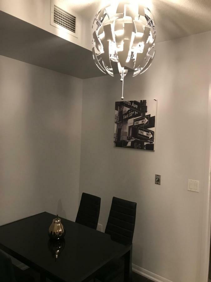 טורונטו Executive 1 Bedroom Condo Sleeps 2 מראה חיצוני תמונה