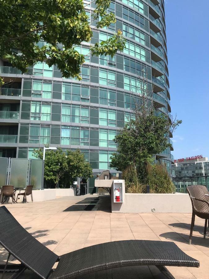 טורונטו Executive 1 Bedroom Condo Sleeps 2 מראה חיצוני תמונה
