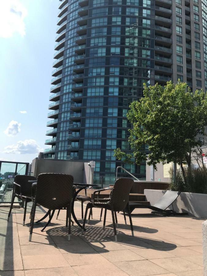 טורונטו Executive 1 Bedroom Condo Sleeps 2 מראה חיצוני תמונה