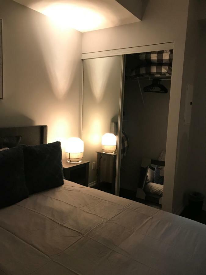 טורונטו Executive 1 Bedroom Condo Sleeps 2 מראה חיצוני תמונה