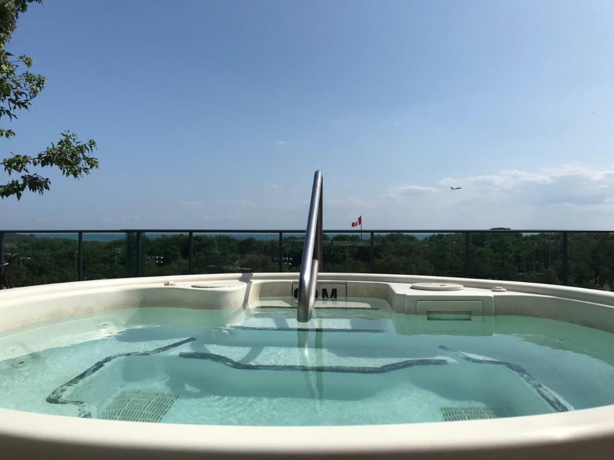 טורונטו Executive 1 Bedroom Condo Sleeps 2 מראה חיצוני תמונה