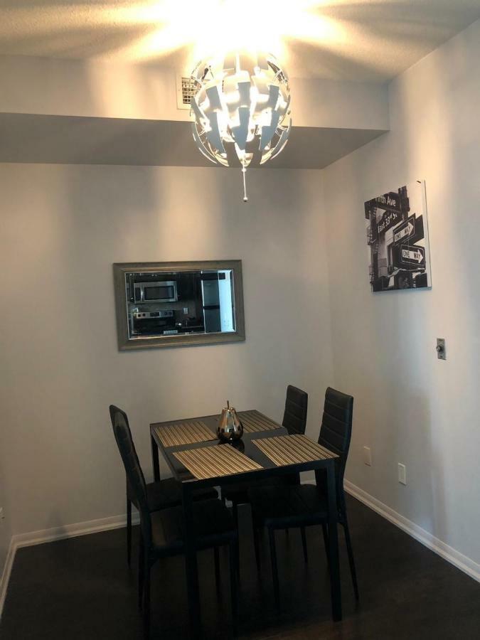טורונטו Executive 1 Bedroom Condo Sleeps 2 מראה חיצוני תמונה