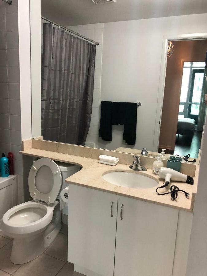 טורונטו Executive 1 Bedroom Condo Sleeps 2 מראה חיצוני תמונה