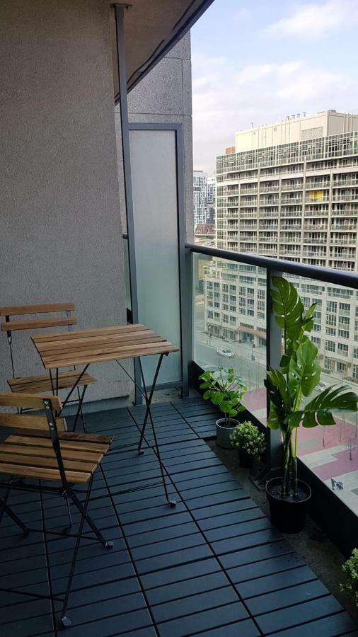 טורונטו Executive 1 Bedroom Condo Sleeps 2 מראה חיצוני תמונה