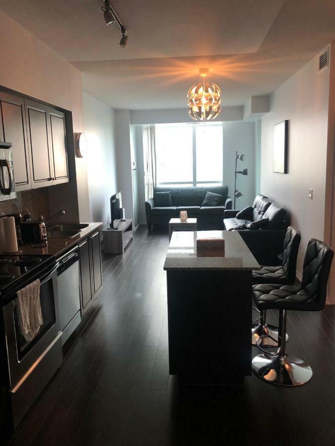 טורונטו Executive 1 Bedroom Condo Sleeps 2 מראה חיצוני תמונה