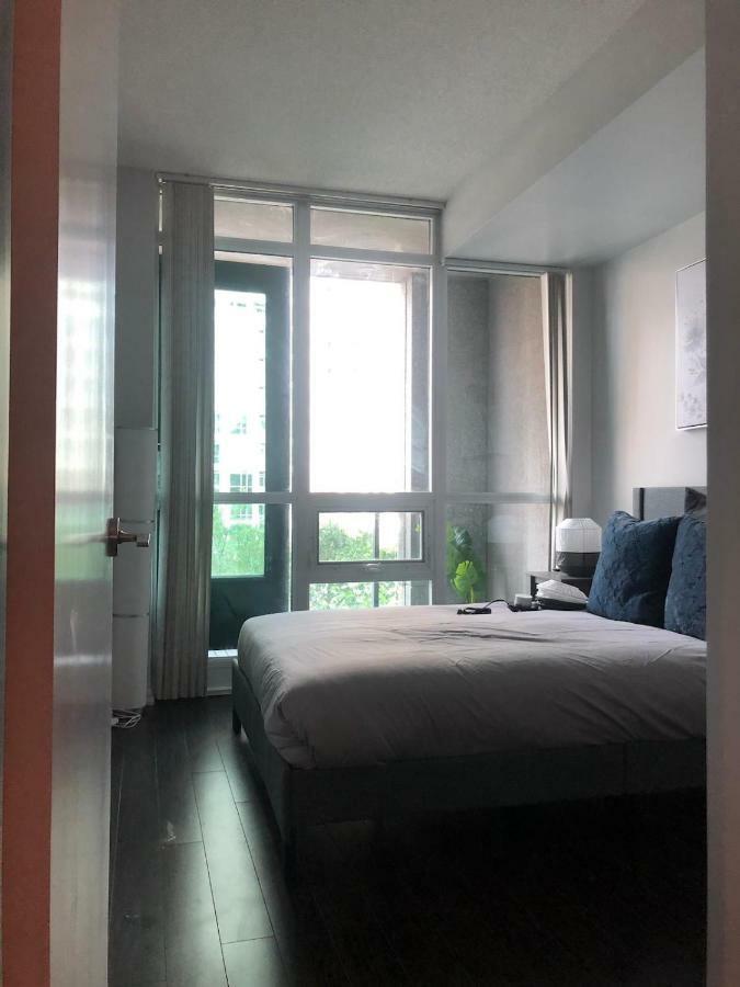טורונטו Executive 1 Bedroom Condo Sleeps 2 מראה חיצוני תמונה