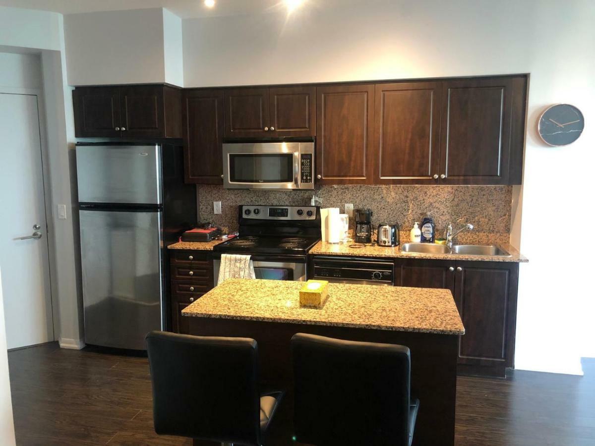 טורונטו Executive 1 Bedroom Condo Sleeps 2 מראה חיצוני תמונה