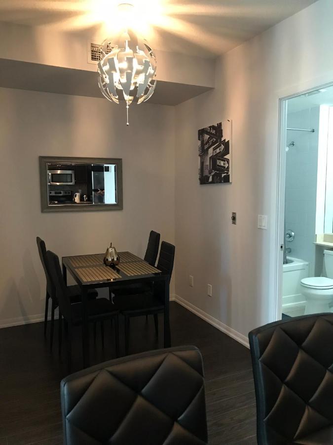 טורונטו Executive 1 Bedroom Condo Sleeps 2 מראה חיצוני תמונה