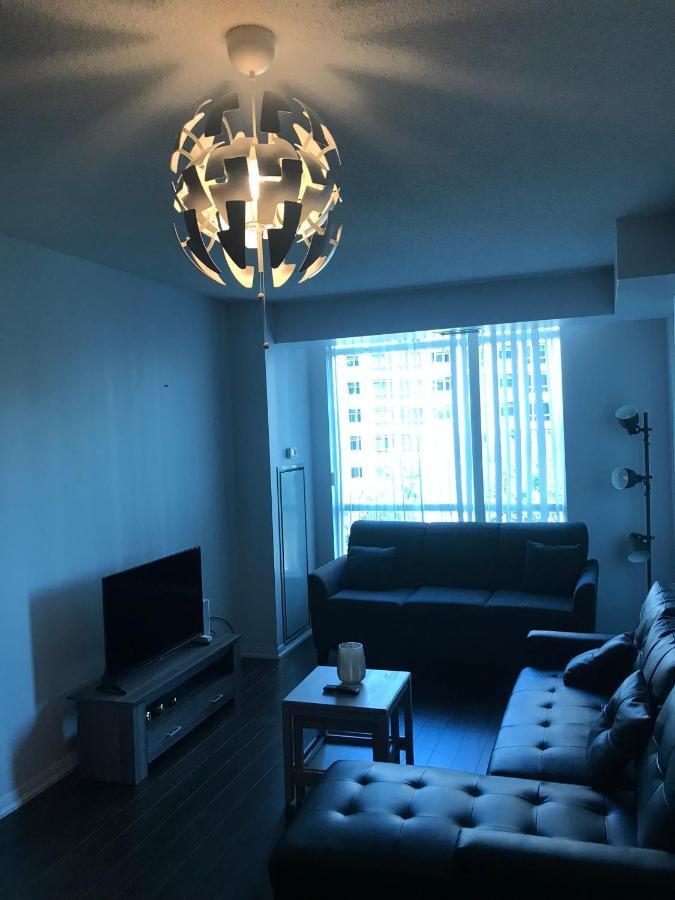 טורונטו Executive 1 Bedroom Condo Sleeps 2 מראה חיצוני תמונה
