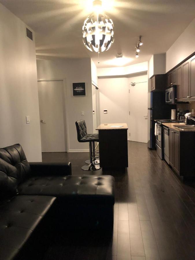 טורונטו Executive 1 Bedroom Condo Sleeps 2 מראה חיצוני תמונה