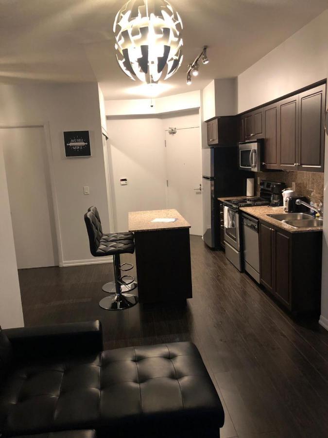 טורונטו Executive 1 Bedroom Condo Sleeps 2 מראה חיצוני תמונה